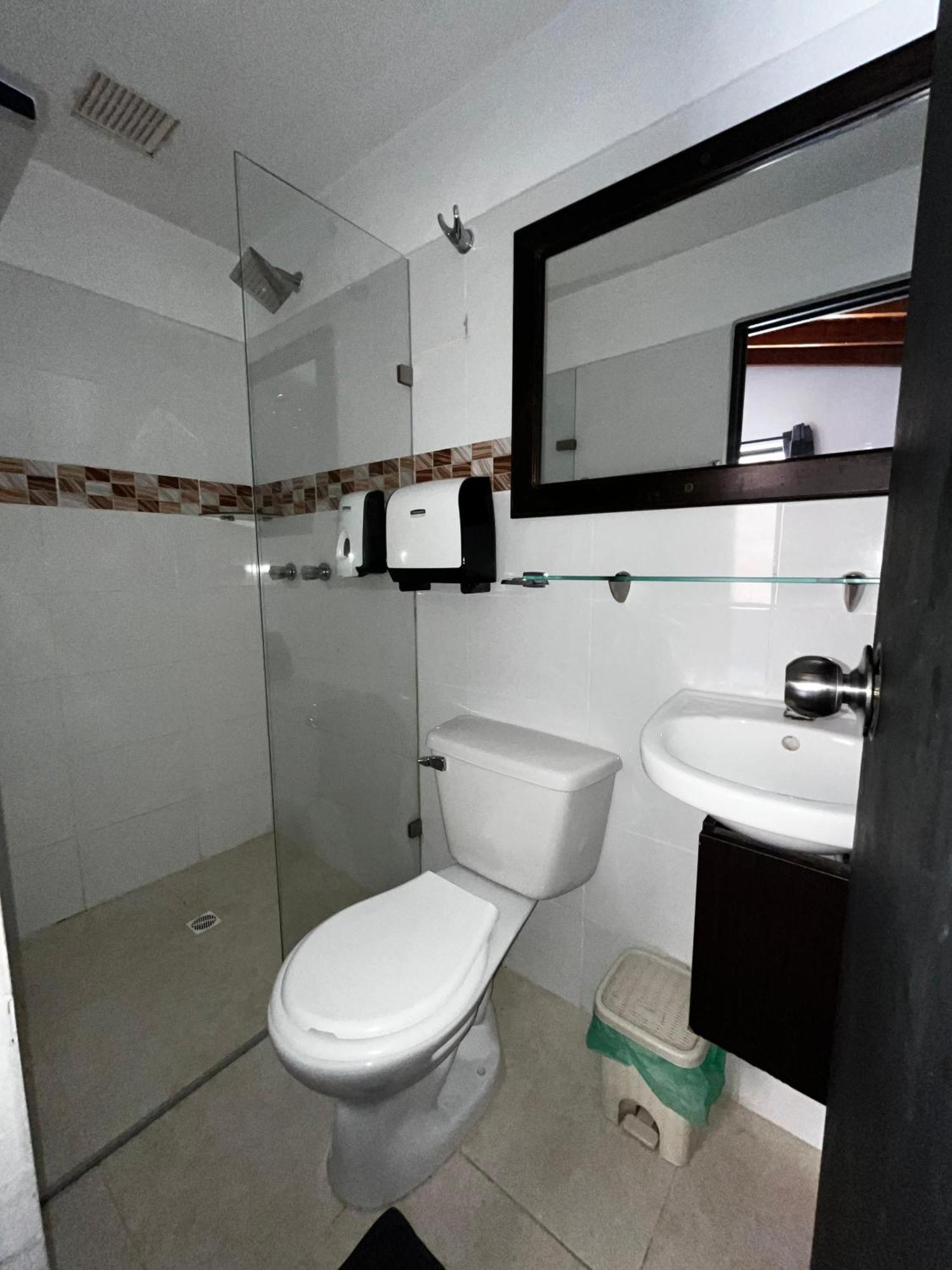International Hotel เมเดยิน ภายนอก รูปภาพ
